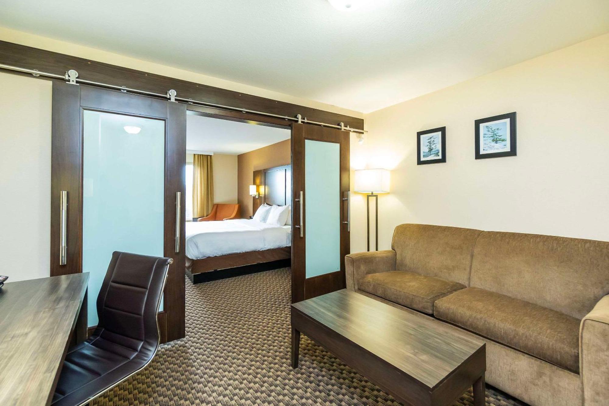 Comfort Inn & Suites Salmon Arm Εξωτερικό φωτογραφία
