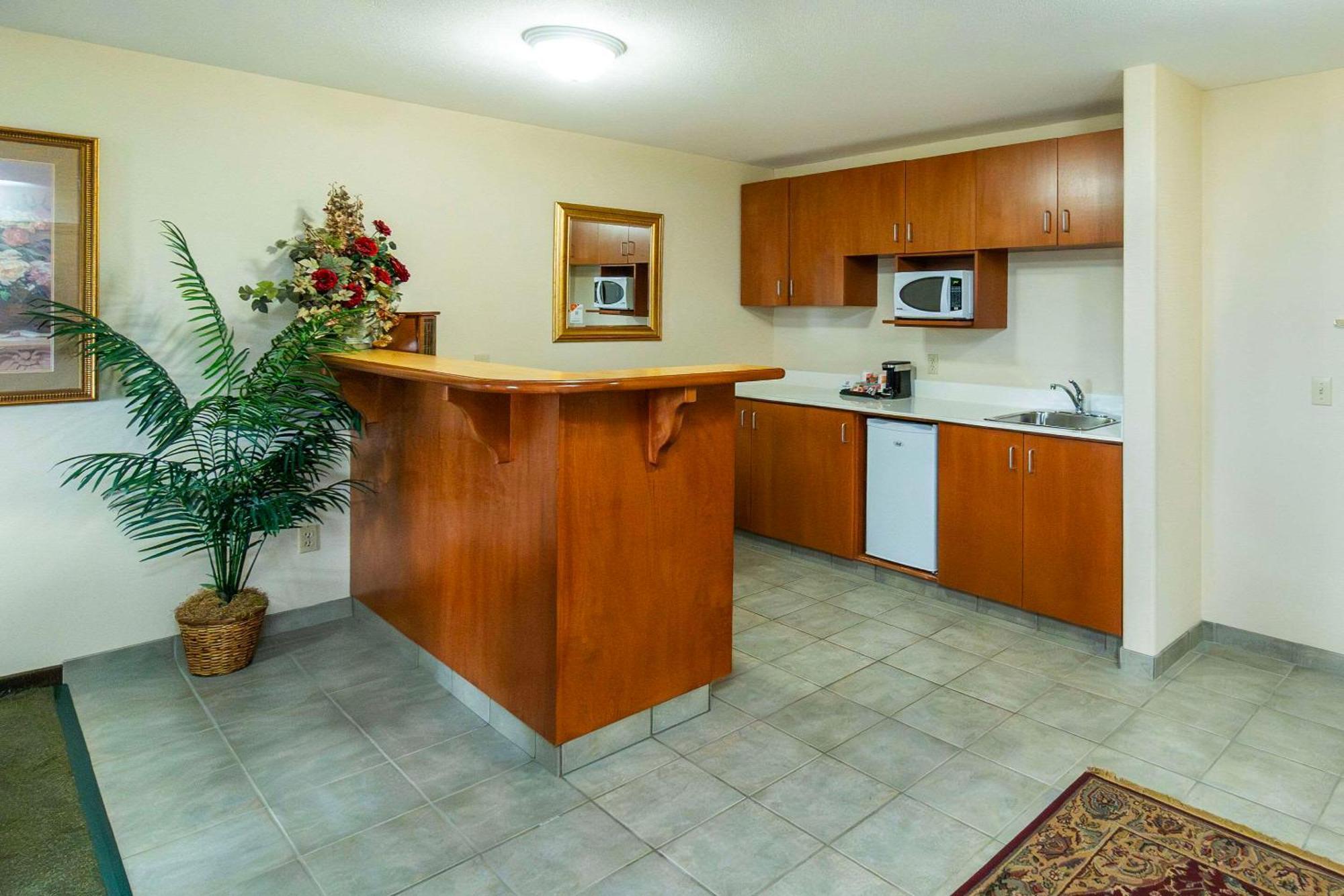 Comfort Inn & Suites Salmon Arm Εξωτερικό φωτογραφία