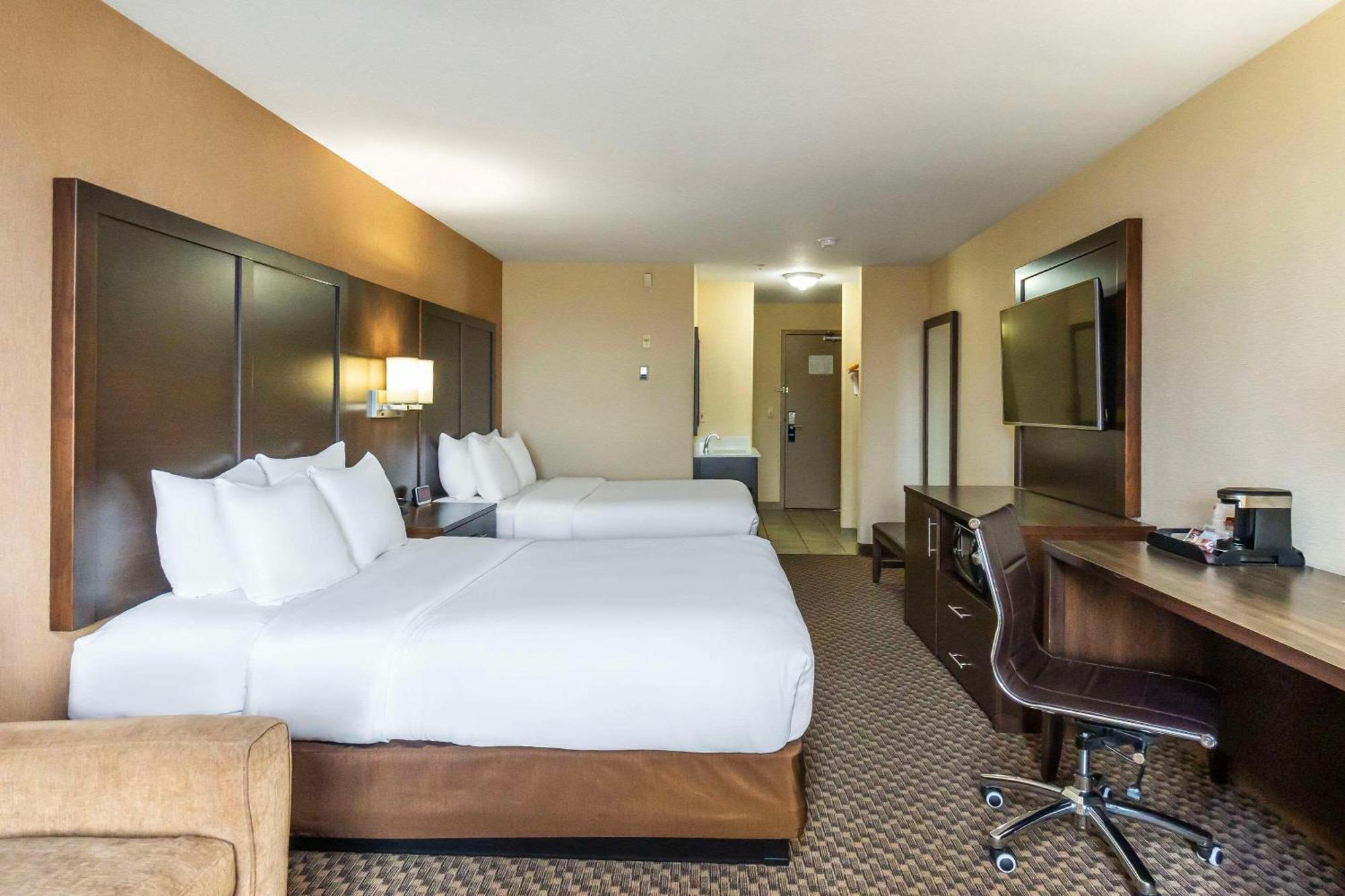 Comfort Inn & Suites Salmon Arm Εξωτερικό φωτογραφία