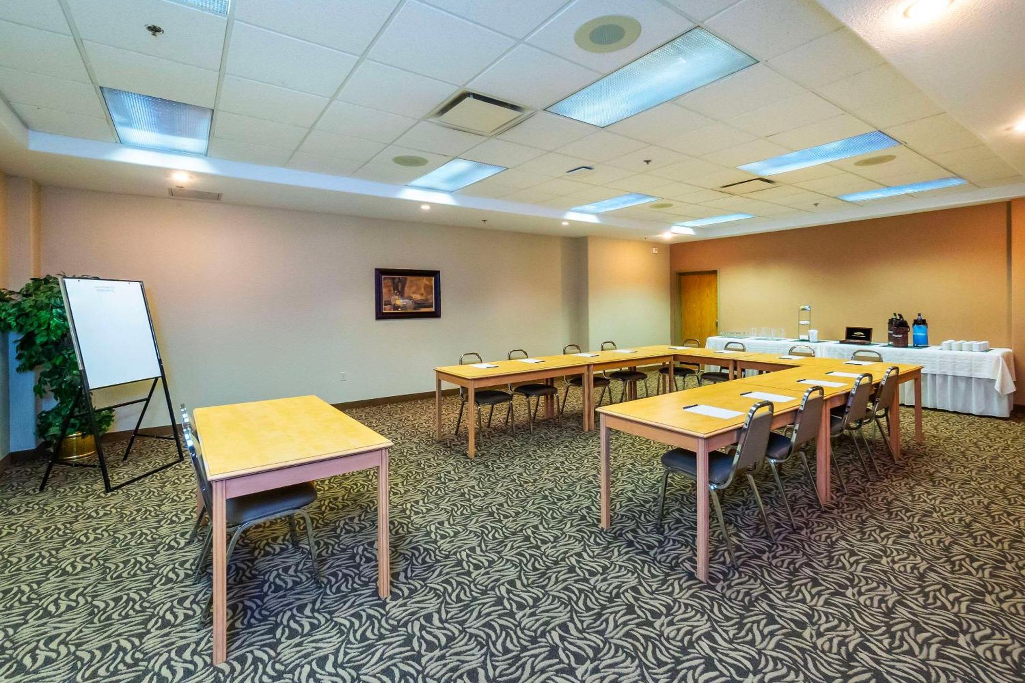 Comfort Inn & Suites Salmon Arm Εξωτερικό φωτογραφία